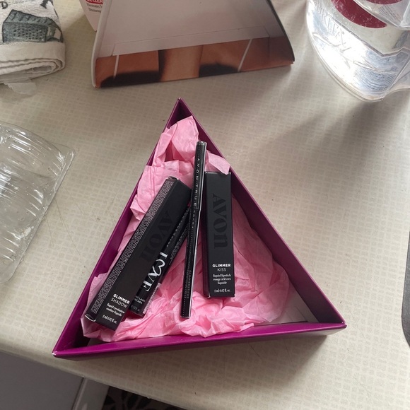 New! Avon A box - Picture 2 of 3